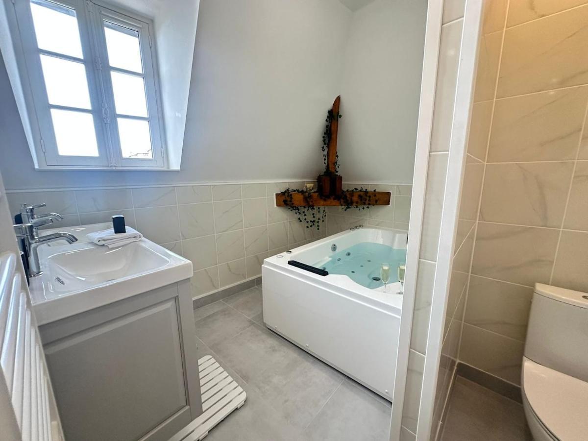 סדאן S Bayleved'Air Duplex Vue Chateau, Balneo Et Sauna מראה חיצוני תמונה