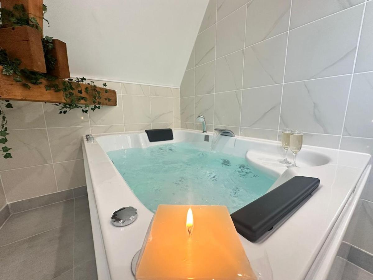 סדאן S Bayleved'Air Duplex Vue Chateau, Balneo Et Sauna מראה חיצוני תמונה